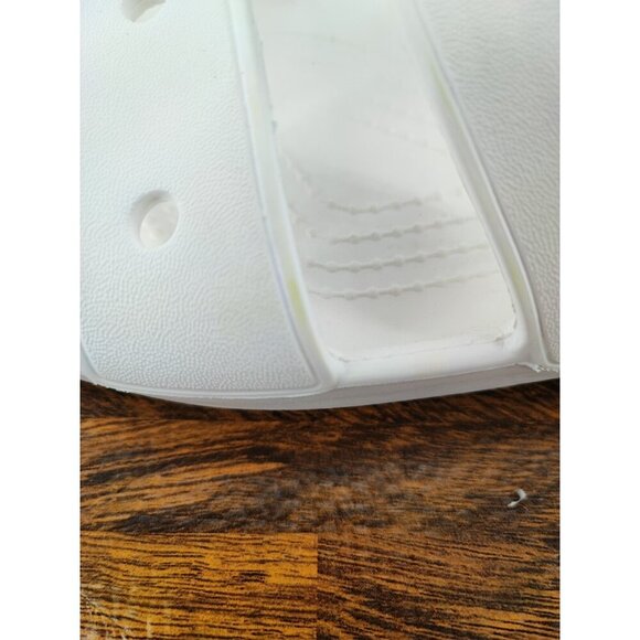 Crocs Women's White Classic Strap Slip On Sandal Size 6 US - Picture 10 of 10